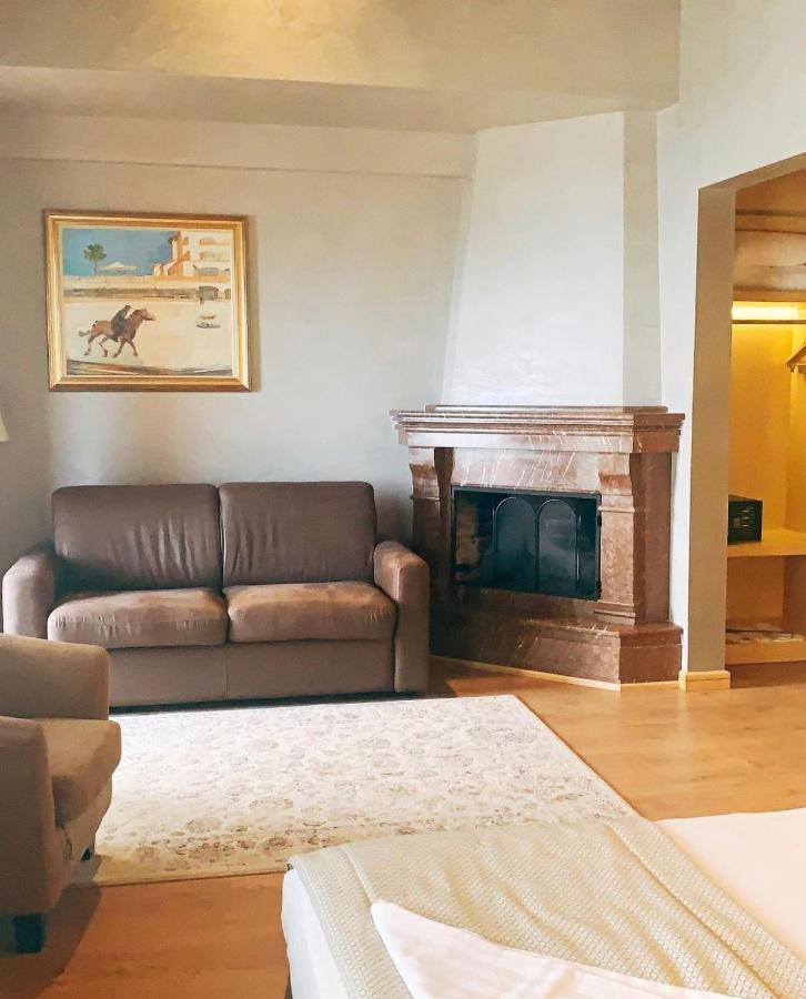 Agroturizem Kodra E Kuajve Hotel Shkallnur Luaran gambar