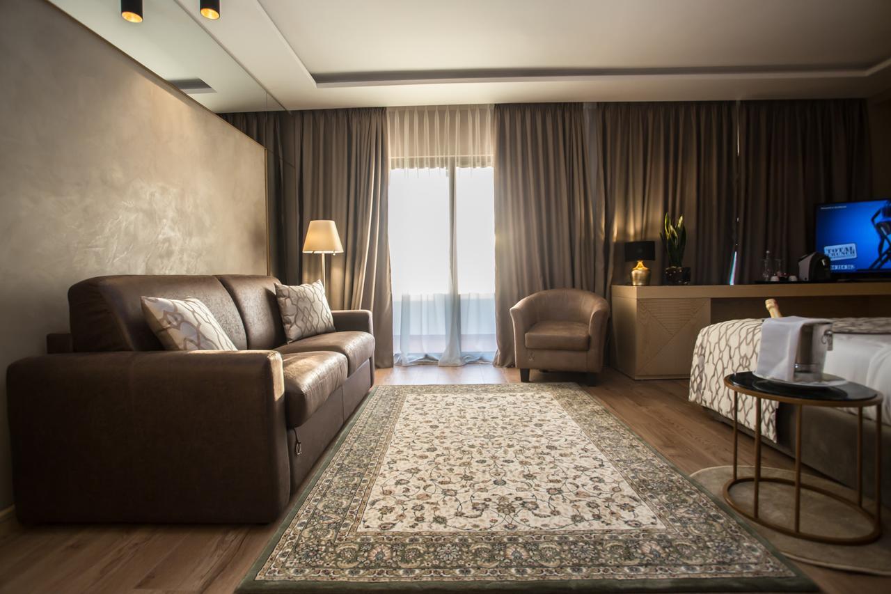 Agroturizem Kodra E Kuajve Hotel Shkallnur Luaran gambar